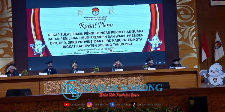 Ketua KPU Kabupaten Sorong Pimpin Rapat Pleno Rekapitulasi Perolehan Suara Pemilu 2024