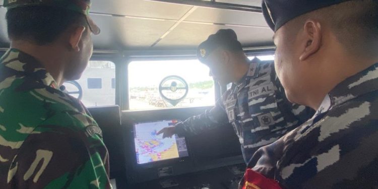 Lantamal XIV Kerahkan 5 KRI Antar 1.045 Box Logistik KPU Raja Ampat