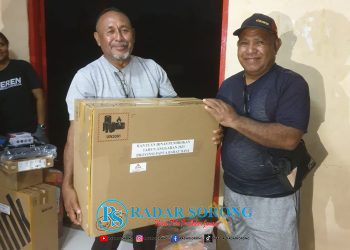 Pemprov PBD Bantu Sekolah Terluar Berupa Komputer, Laptop Dan Printer