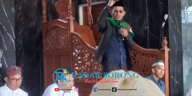 Isra’ & Mi’raj di Masjid Al Muizz KPR Cenderawasih, Ust Wahyudin Ingatkan Pentingnya  Sholat Berjamaah