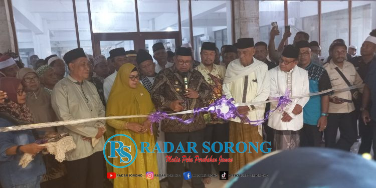 Pj Gubernur PBD Resmikan Tempat Wudhu dan Toilet Masjid Raya Al Akbar