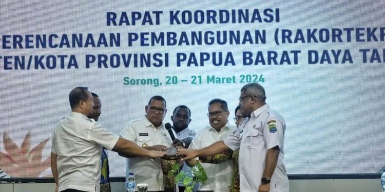 Penyusunan RPJPD-RPJMD, Pj Gubernur: Selaras Rencana Induk Pembangunan Papua