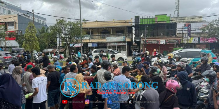 PKBL Bagikan 1000 Ta’jil di Sorong City