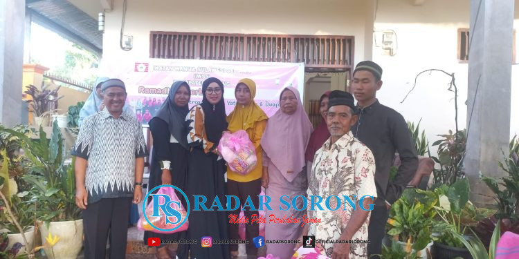 IWSS Kabupaten Sorong Berbagi Bingkisan kepada Duafa dan Anak Yatim Piatu