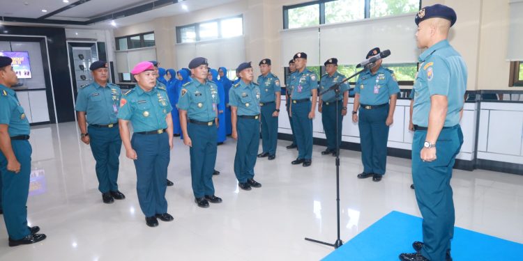 8  Perwira Menengah Koarmada III Naik Pangkat