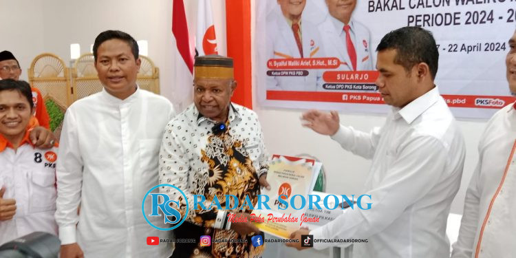 Daftar di PKS dan PAN, Abner Jitmau Siap Bertarung di Pilkada Kota Sorong