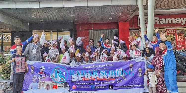 Pertamina Patra Niaga Berbagi Baju Lebaran Bersama Anak Yatim dan Dhuafa di 4 Kota Regional Papua Maluku