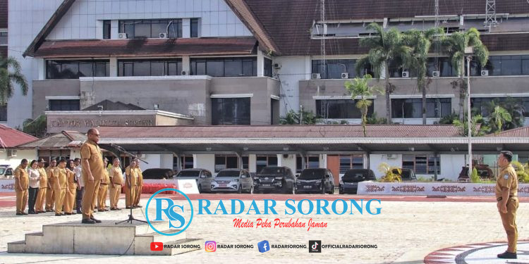 Pimpin Apel Perdana, Pj Wali Kota Sorong:Layani Masyarakat Harus Semangat-Disiplin
