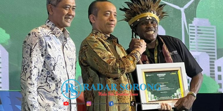 Jaga Tanah Ulayat dan Keberlanjutan Hutan, Local Hero PEP Papua Field Raih Penghargaan Tertinggi dari KLHK