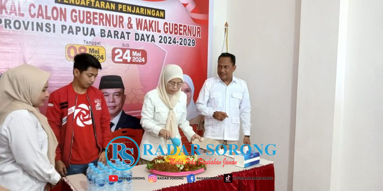 Syukuran Prabowo Presiden RI, Gerindra Papua Barat Daya Bagi-bagi 10 Ribu Mukena dan Syal
