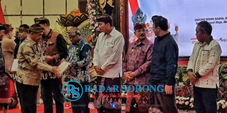 KPK Berikan Penghargaan MCP Tertinggi ke Pemkot Sorong