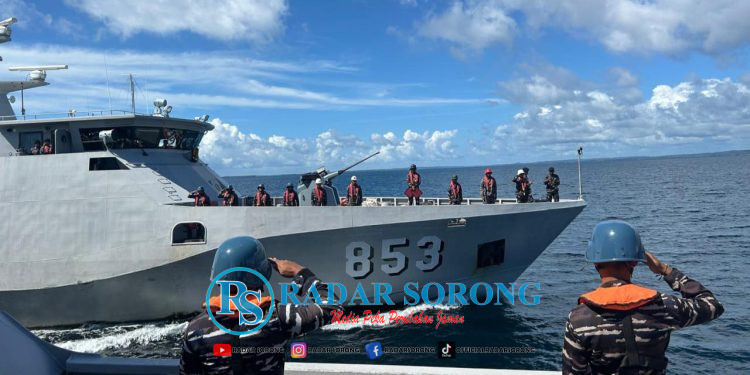 Dua Kapal Perang Asah Kemampuan di Perairan Papua