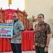 Pj Wali Kota Serahkan Bantuan Rp200 Juta Untuk Pembangunan Rumah Pastori Gereja Sion