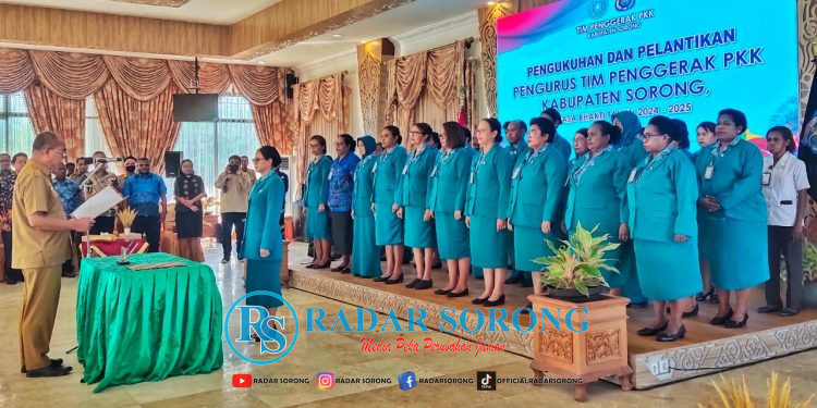 Lantik TP PKK Kabupaten Sorong, Pj Bupati Edison Siagian:Layani Masyarakat Sepenuh Hati