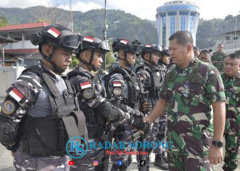 Pangkoarmada III Cek Kesiapan Tim Ten Quick Response Satrol Lantamal X