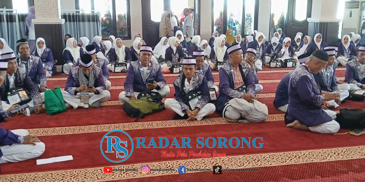 Sabtu Sore, Calon Jemaah Haji Masuk Embarkasi Sudiang Makassar