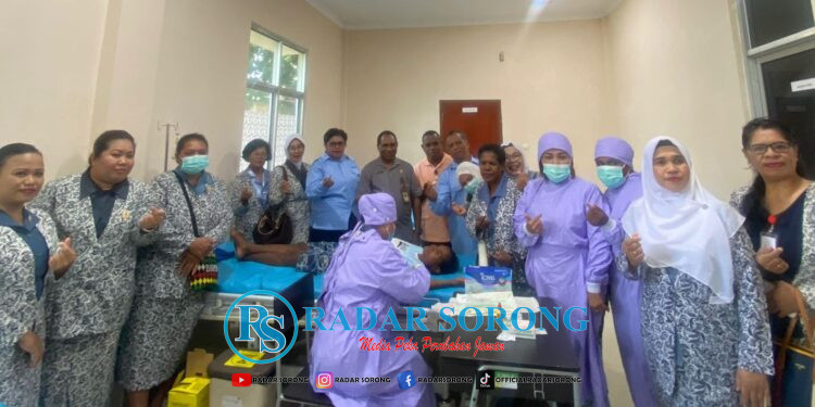 Jelang HUT ke-73 Tahun, IBI Cabang Kota Sorong Gelar Baksos Pasang KB Gratis