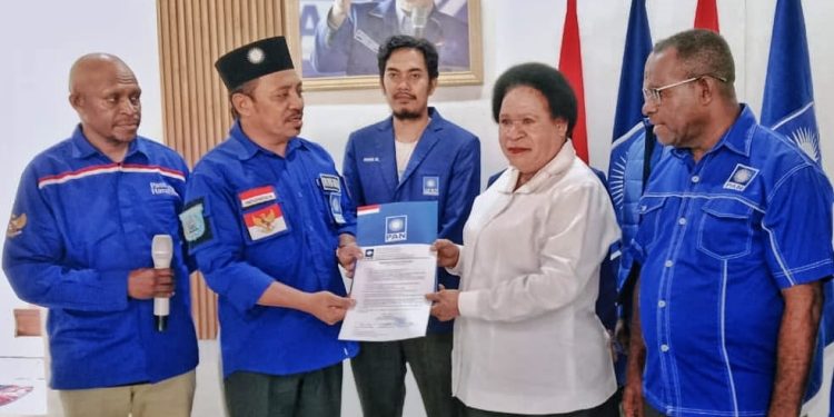 Beri Surat Tugas, Ketua DPW PAN Sabonnama: Petronela adalah Representasi Satu-satunya Perempuan!