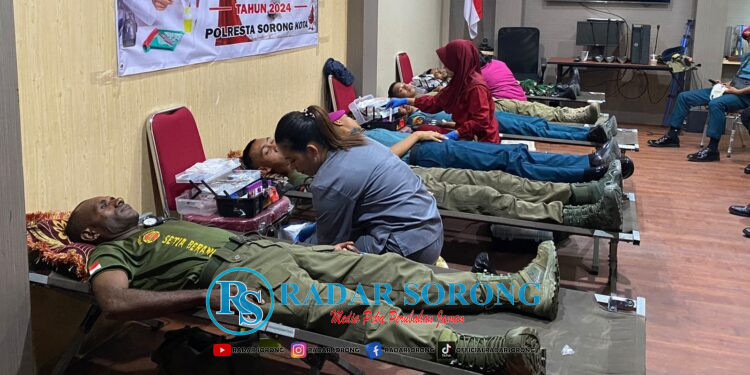 Polresta Sorkot Sumbang 79 Kantong Darah ke RS Sele Be Solu