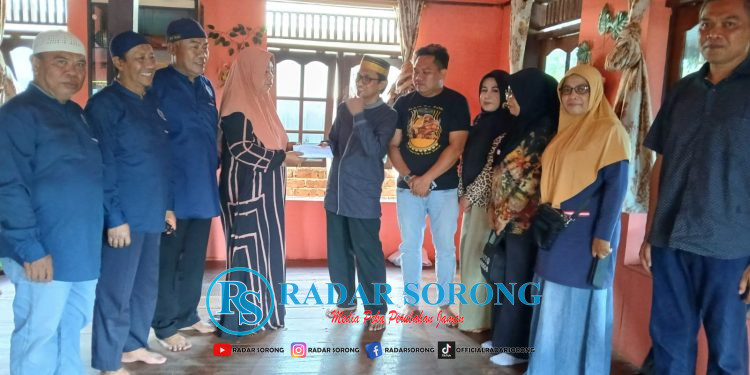 KPM Bone dan IWSS Kota Sorong Salurkan Santunan Bagi Korban Kebakaran di Boswesen