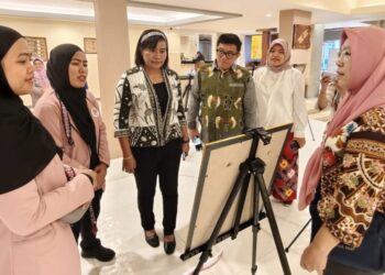 Ayo! Mace-Pace Kunjungi Pameran Foto Jurnalis Perempuan