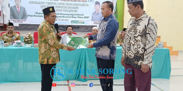 MAN IC Sorong Gelar Stadium General Sambut 116 Siswa Baru