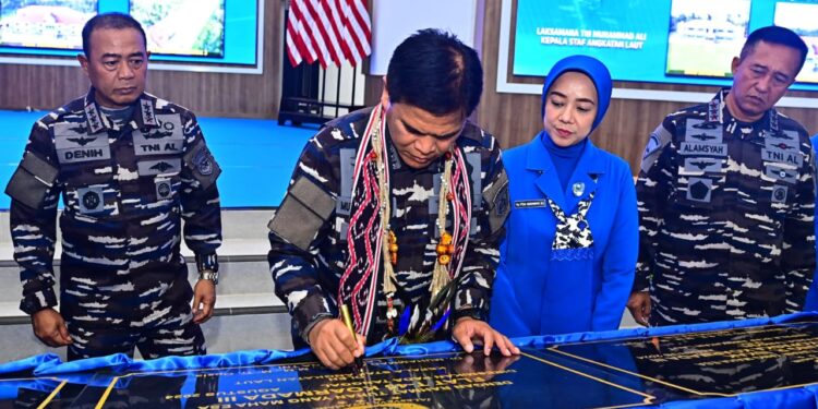 Kasal Resmikan Sejumlah Fasilitas TNI AL di Papua Barat Daya