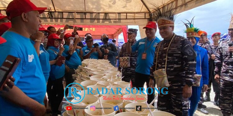 Uji Coba Makan Siang Bergizi, Kasal RI – Pemprov PBD Gelar Gemar Makan Ikan di Raja Ampat
