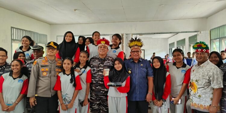 Pemprov PBD Gelar Uji Coba Makan Bergizi Gratis, Siswa SMAN 4 Pulau Doom:Terima Kasih Presiden Prabowo