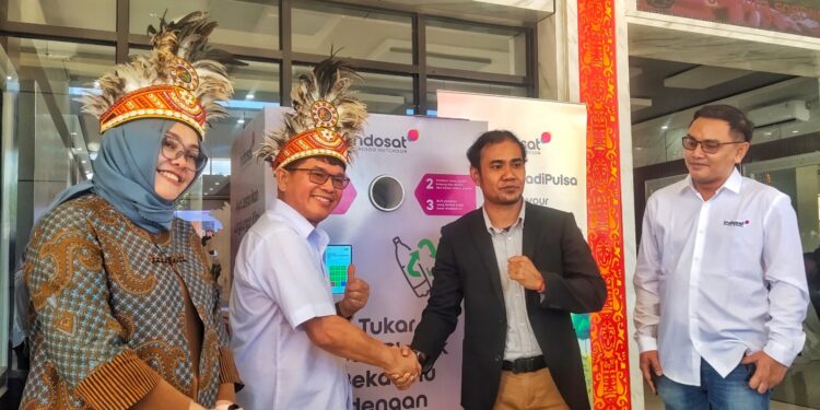 Lestarikan Lingkungan, Indosat Hadirkan Inovasi Mesin Sampah Jadi Pulsa