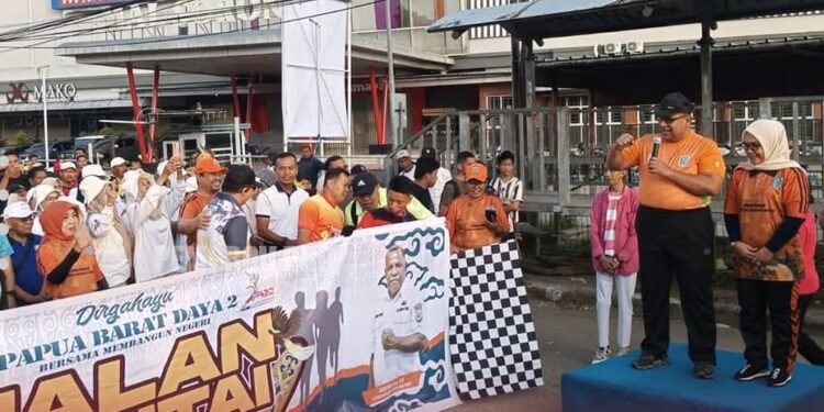 Peringati HUT ke-2 PBD, Pj Gubernur PBD Lepas Peserta Jalan Santai