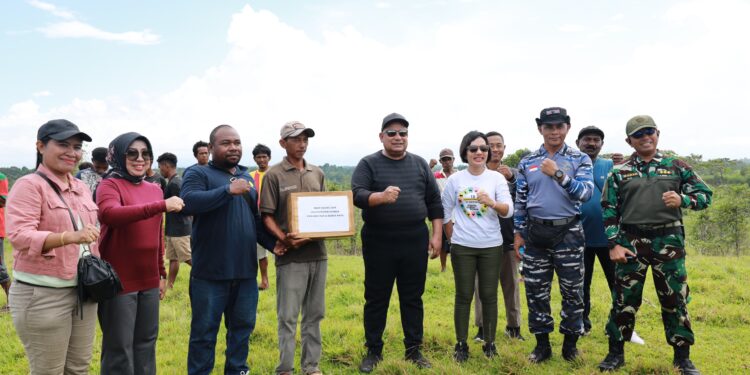 Pj Gubernur PBD Tinjau Lahan Pertanian dan Rans Peternakan di Sakabu Raja Ampat