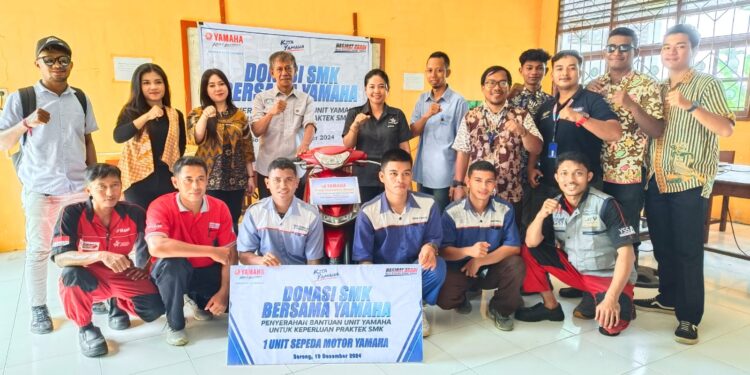 PT Hasjrat Abadi Cabang Sorong Kembali Donasikan 1 Unit Sepeda Motor Untuk SMKN 4 Kota Sorong