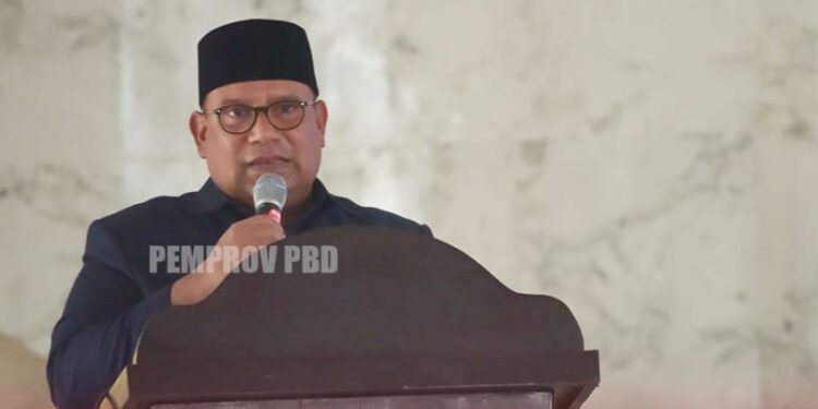 Pj Gubernur PBD Hadiri Pelantikan DPR Kabupaten Maybrat