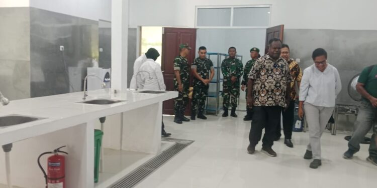 Gubernur Terpilih Tinjau Kesiapan Pencanangan Program Makan Bergizi Gratis