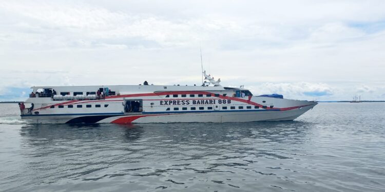25 Persen Penumpang Kapal Express ke Raja Ampat Turis Asing