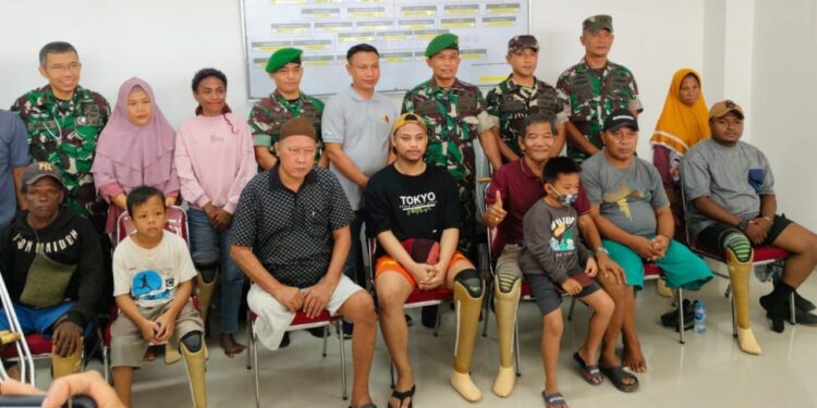HUT Kodam Kasuari, Korem 181/PVT Serahkan Kaki Palsu