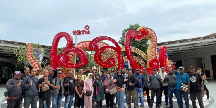 Tiba di Bali, 32 Peserta Media Gathering PT Gag Nikel dapat Kalungan Bunga