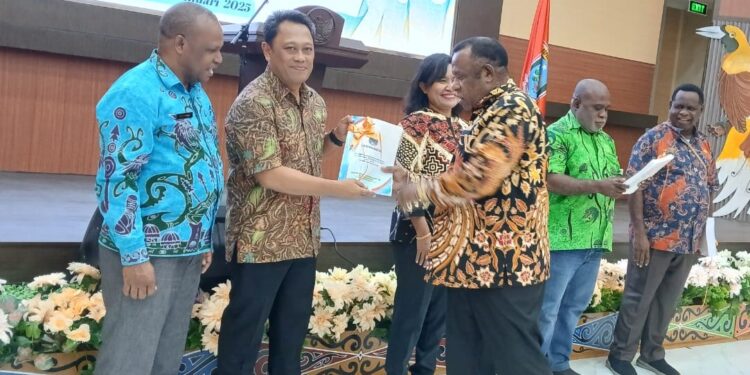 Penyerahan DPA SKPD, PJ Sekda Papua Barat Daya Ingatkan 3 Hal