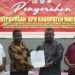 Karel-Ferdinando Menang di MK, KPU Maybrat Serahkan SK Penetapan ke DPRK Maybrat
