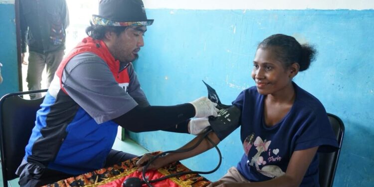 Pertamina RU VII Kasim Lakukan Pengobatan Gratis di Kampung Ninjemur