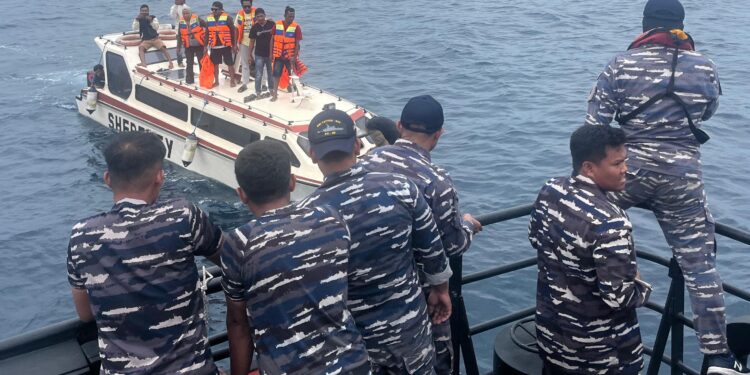 Guskamla Koarmada III Gerak Cepat Laksanakan Operasi SAR Wartawan Metro TV, Temukan swimvest Warna Orange