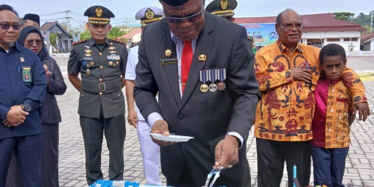 HUT Kota Sorong ke-25, Plh Walikota Apreseasi Jasa Mantan Walikota- Wakil Walikota serta Pj Walikota Sorong