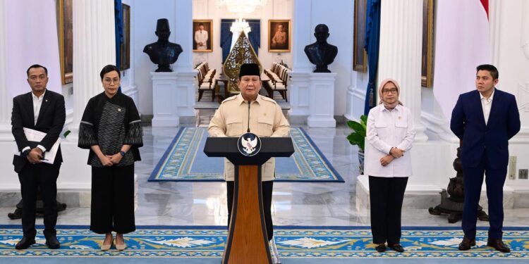 Presiden Prabowo Umumkan Pemberian THR dan Gaji ke-13 bagi 9,4 Juta Aparatur Negara