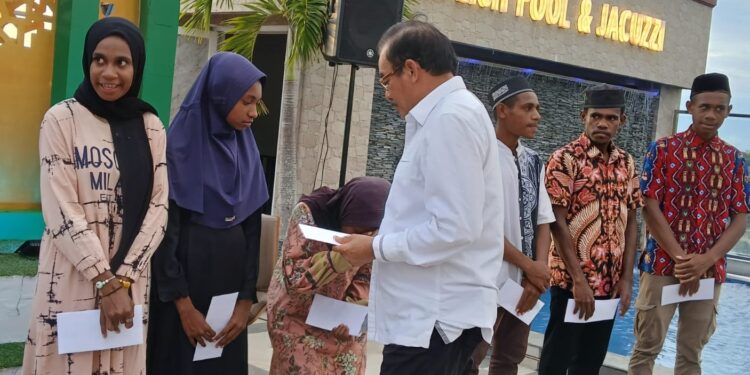 Perkokoh Silaturahmi, Robert Kardinal Gelar Bukber dan Santuni Anak Yatim