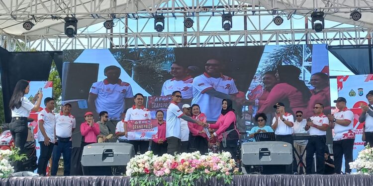 Siti Kholifah Raih Hadiah Sepeda Motor