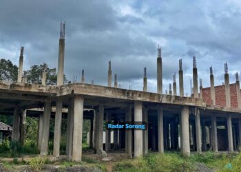 Protes Mangkraknya Pembangunan Gedung Dinas Pendidikan, Mahasiswa HMI Sorong Demo