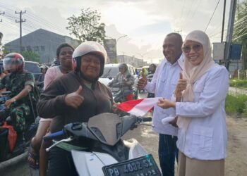 Sambut HUT RI ke- 80, Gerindra Papua Barat Daya Bagikan Ribuan Bendera Merah Putih