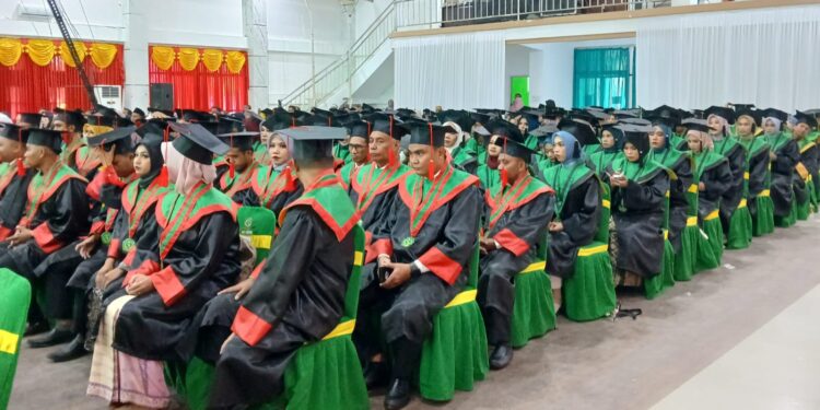 Hasil Survei Pilih Kuliah di IAIN Sorong, Akhirnya Hamida, Anak Tukang Kayu Jadi Sarjana