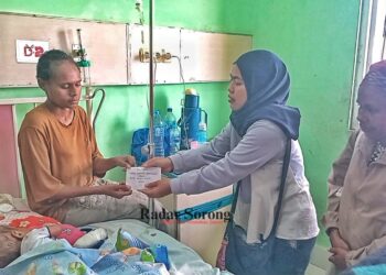 FJPI Papua Barat Daya Salurkan Bantuan Bagi Bayi Penderita Hidrosefalus & Jantung Bocor